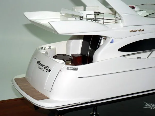 Azimut 68 "Lovin' Life"