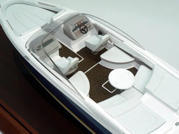 Cobalt 250 Open Bow