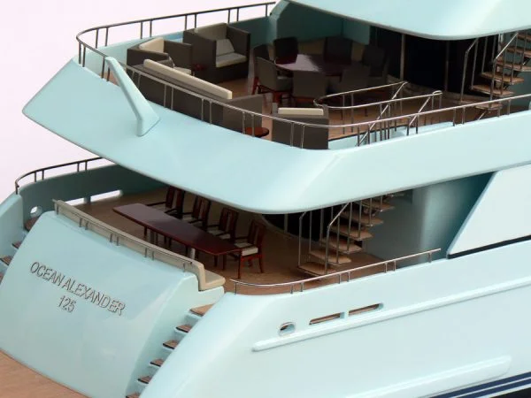 Ocean Alexander Megayacht 125