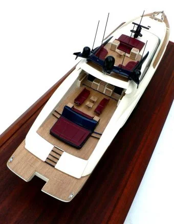 Palmer Johnson 120