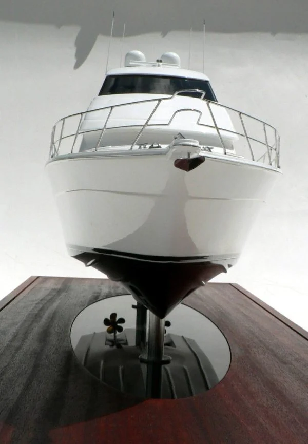Riviera 70 Enclosed Flybridge