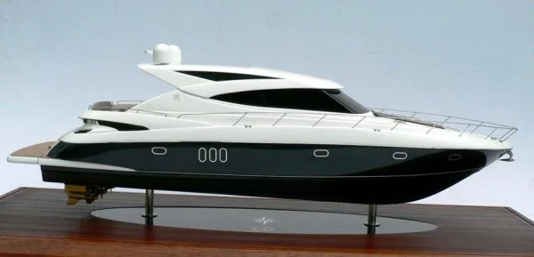 Riviera 5800 Sport Yacht