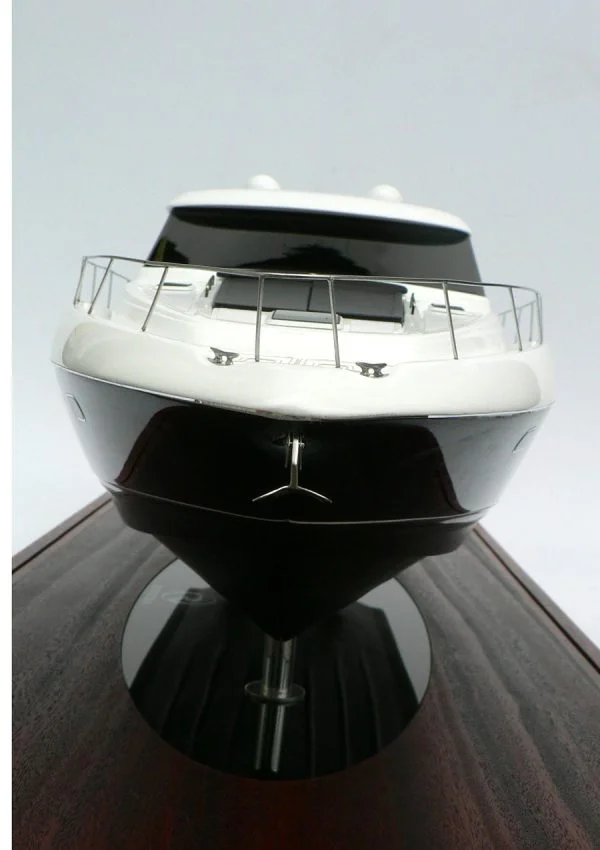 Riviera 5800 Sport Yacht