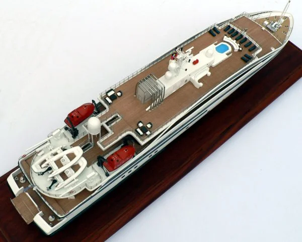RM Elegant "Piraeus"