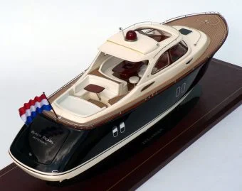 Zeelander 44 Black "Black Pearl"