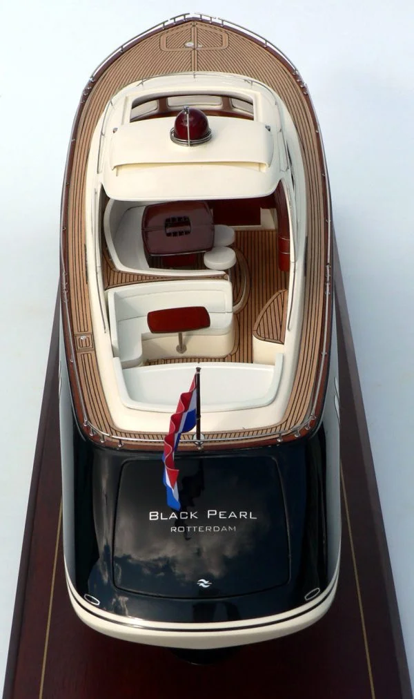 Zeelander 44 Black "Black Pearl"
