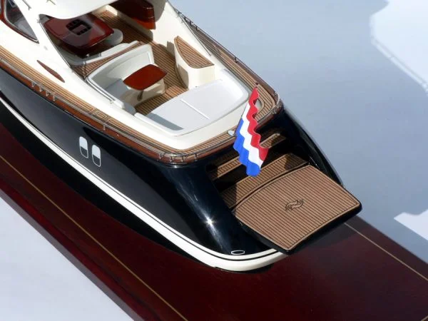 Zeelander 44 Black "Black Pearl"