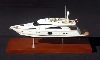 Fairline Squadron 78 Desk Model by Abordage