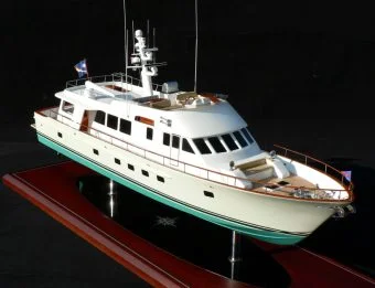 Hunt 89' Motor Yacht "Tumblehome" Model by Abordage