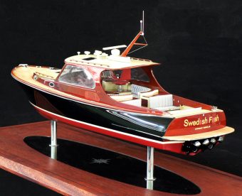 Hinckley Talaria 40. Model built by Abordage
