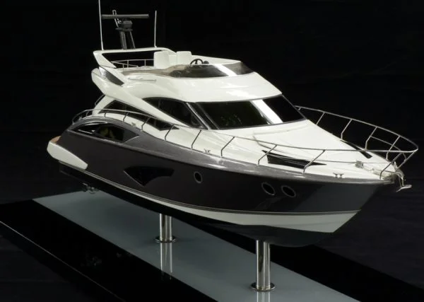 Marquis 500 Sport Bridge model built by Abordage