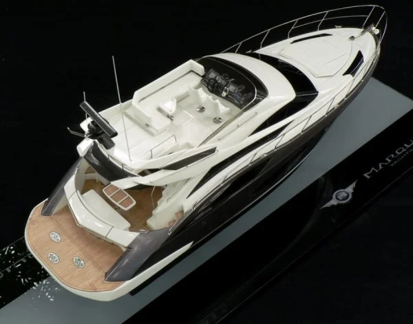 Marquis 500 Sport Bridge model built by Abordage
