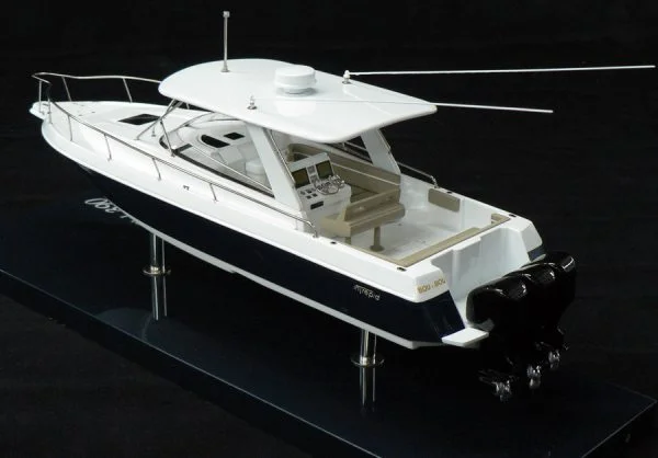 Intrepid 390 Model built by Abordage
