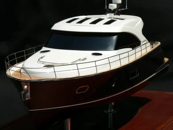 Belize 52 Hard Top model built by Abordage