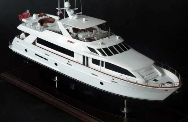 Hatteras 100 Motor Yacht model built by Abordage