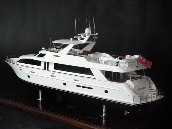 Hatteras 100 Motor Yacht model built by Abordage