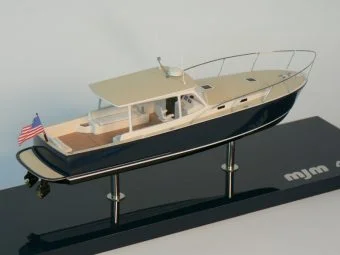 MJM 40z desk model built by Abordage