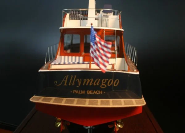 VICEM 52 CLASSIC FLYBRIDGE MODEL BY ABORDAGE