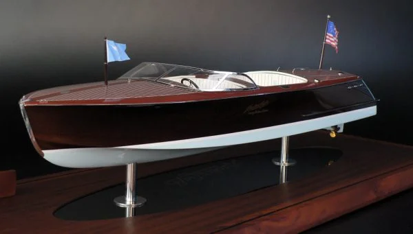 27' Tommy Bahama edition Hacker-Craft boat model by Abordage