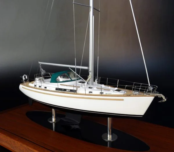 Beneteau Oceanis 44 Central Cockpit custom model built by Abordage