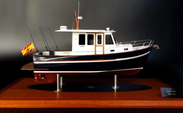 Rhea 800 Timonier boat model by Abordage