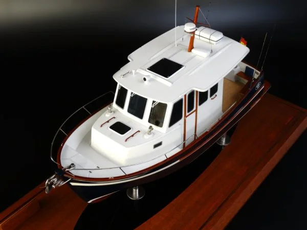 Rhea 800 Timonier boat model by Abordage