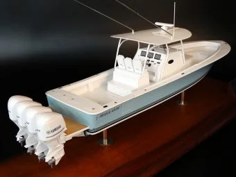 REGULATOR 41 custom model built by Abordage