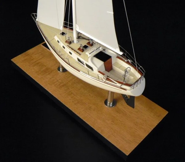 Bristol 38.8 desk model
