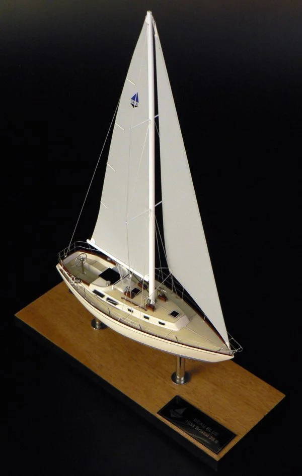 Bristol 38.8 desk model