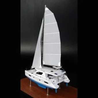 Leopard 44 desk model