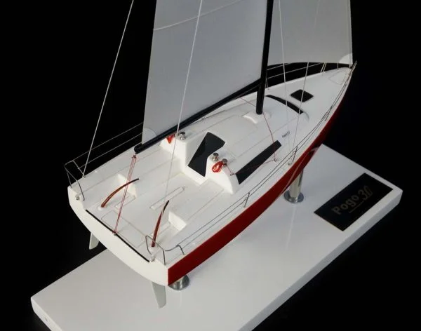 Pogo 30 desk model