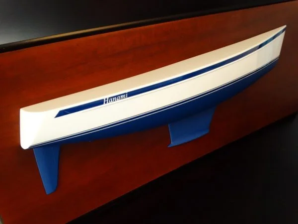 Hallberg Rassy 40 flush deck half hull