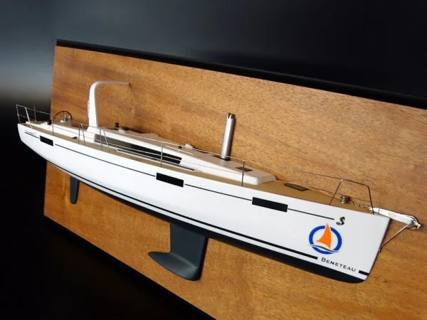 Beneteau Oceanis 41 half model with deck details