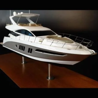 Sea Ray 650 Flybridge desk model