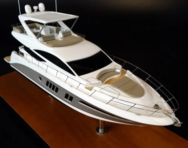 Sea Ray 650 Flybridge desk model