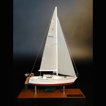 Albin 28 desk model
