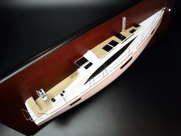 Bavaria Vision 46 half model with deck details