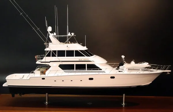 Hatteras 92 custom boat model