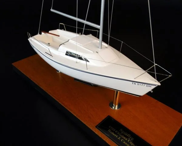 Catalina Capri 18 desk model