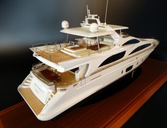 Azimut 105 custom model
