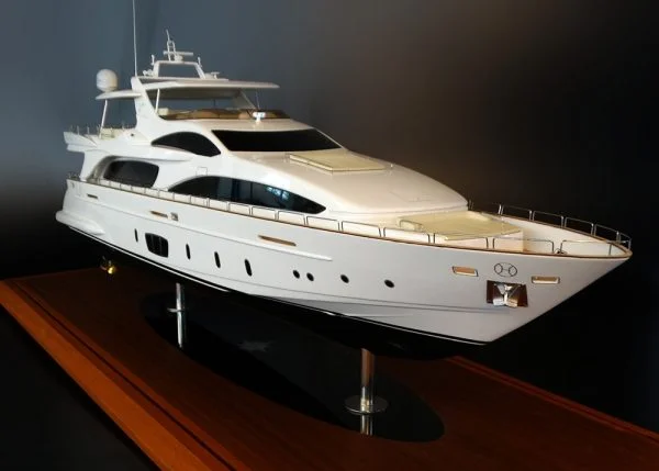 Azimut 105 custom model
