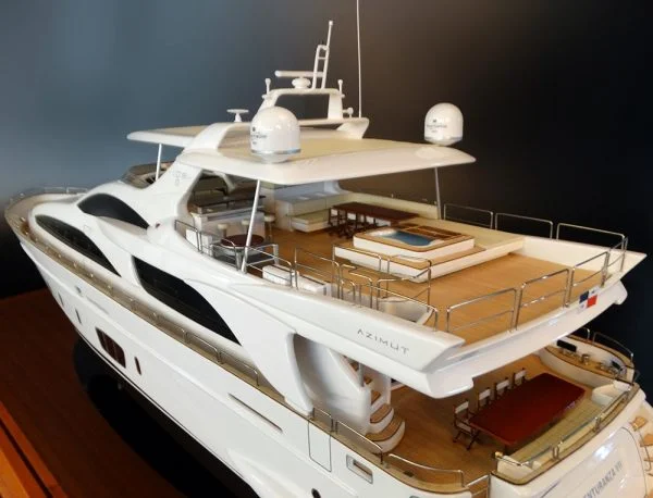 Azimut 105 custom model