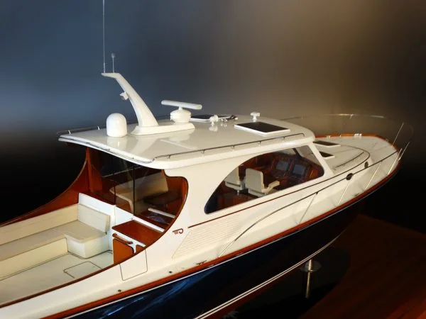 Hinckley Talaria 43 custom model
