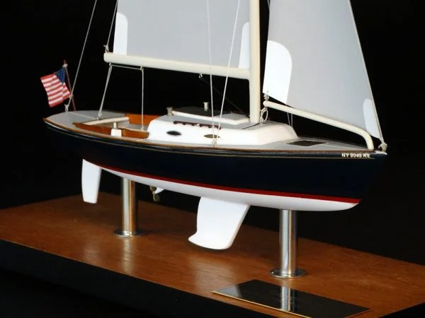 Alerion Express 28 desk model