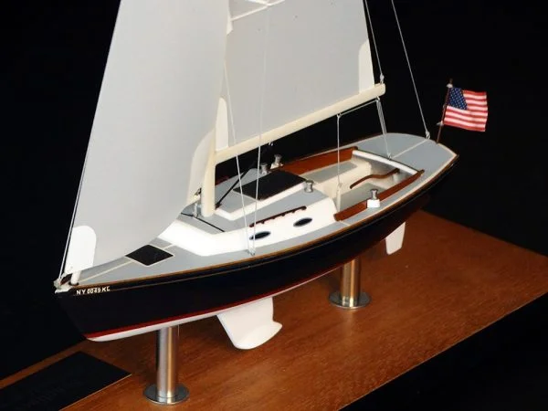 Alerion Express 28 desk model