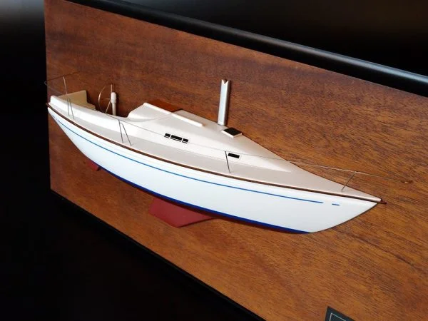 Seafarer 29 half model with deck details
