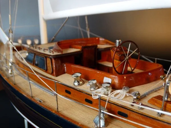 Hinckley Sou Wester 70 custom model