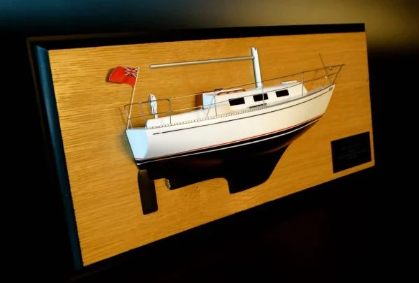 Columbia 8.7 mts half model with deck details