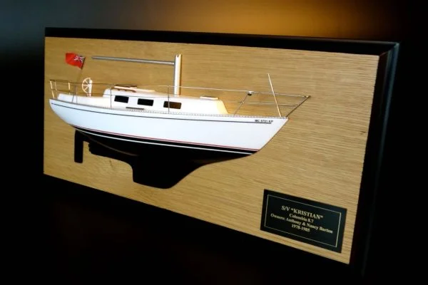 Columbia 8.7 mts half model with deck details