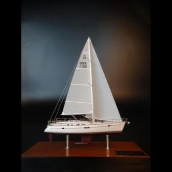 Beneteau Oceanis 473 desk model